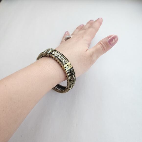 Heidi Daus Bangle Bracelet Hinge Old Gold Bronze White Crystal Age Of elegance - Picture 12 of 12